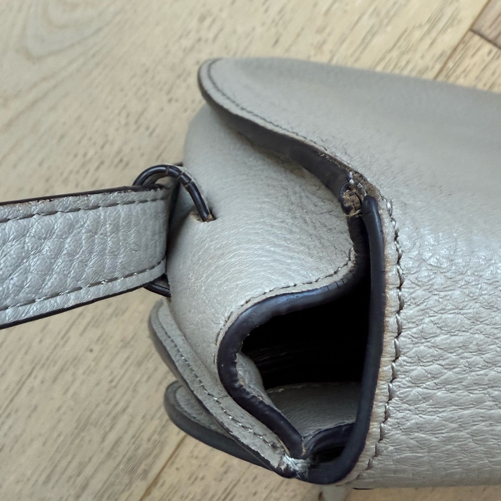 Chloe Small Marcie Crossbody Leather Bag in Cashmere Grey - Picture 16 of 16